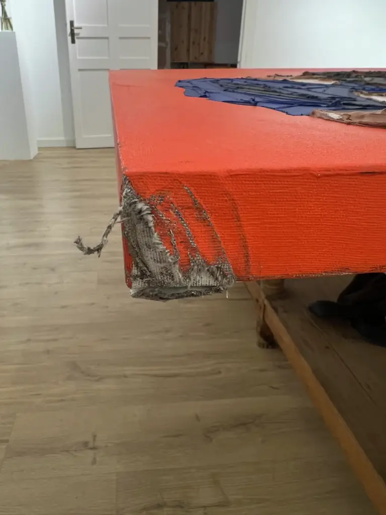 Pintura contemporánea de Elena Gual — vista en sala de exposición · restauración de arte contemporáneo | ECRA