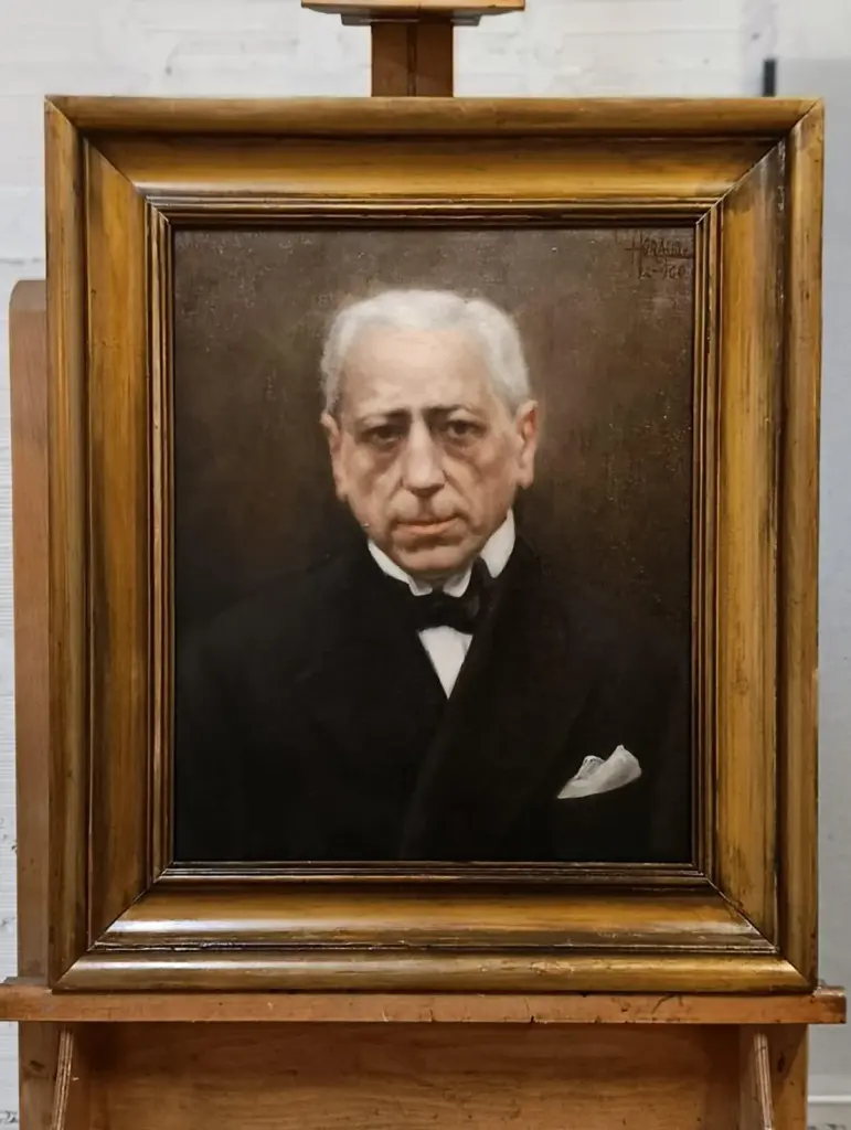 Retrato de caballero al óleo enmarcado — después de la restauración · restauración de cuadros | ECRA